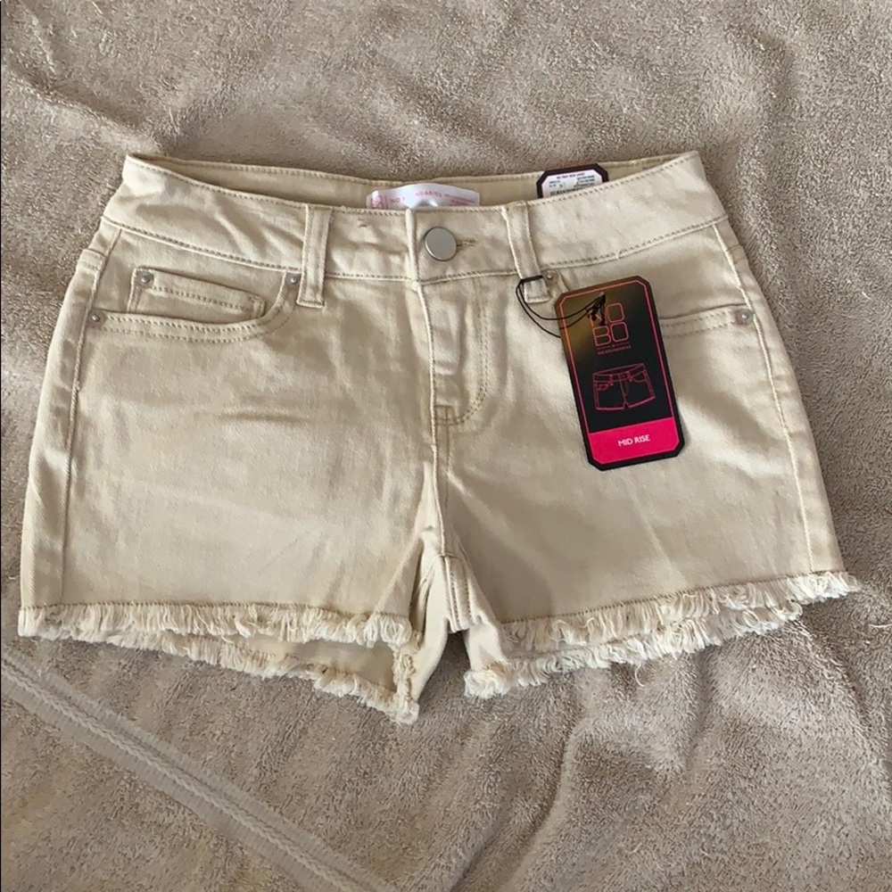 Tan/cream shorts